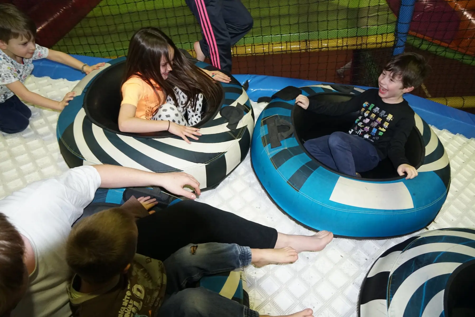 Kindergeburtstage im Indoor-Freizeitpark Trampolin Trier XXXL für die ganze Familie!